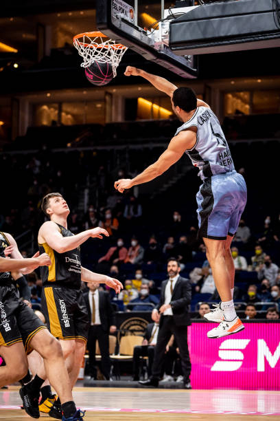 2个篮板 2个篮板